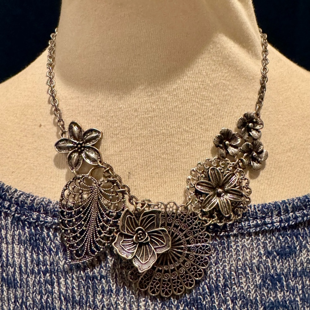 Elegant Silver Floral Statement Necklace